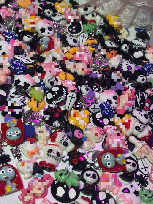 Spooky Charm Mix 20-30pc